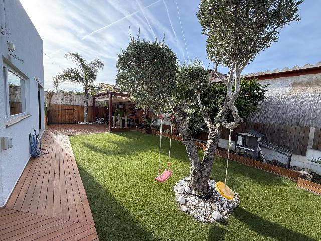 Imagen 5 Inmueble 299443 - Casa Aislada en venta en Bisbal Del Penedès (La) / En la urb el esplai rodeada de naturaleza.