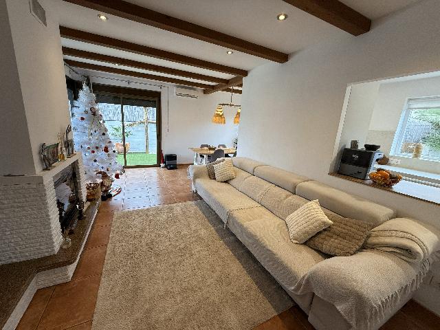 Imagen 20 Inmueble 299443 - Casa Aislada en venta en Bisbal Del Penedès (La) / En la urb el esplai rodeada de naturaleza.