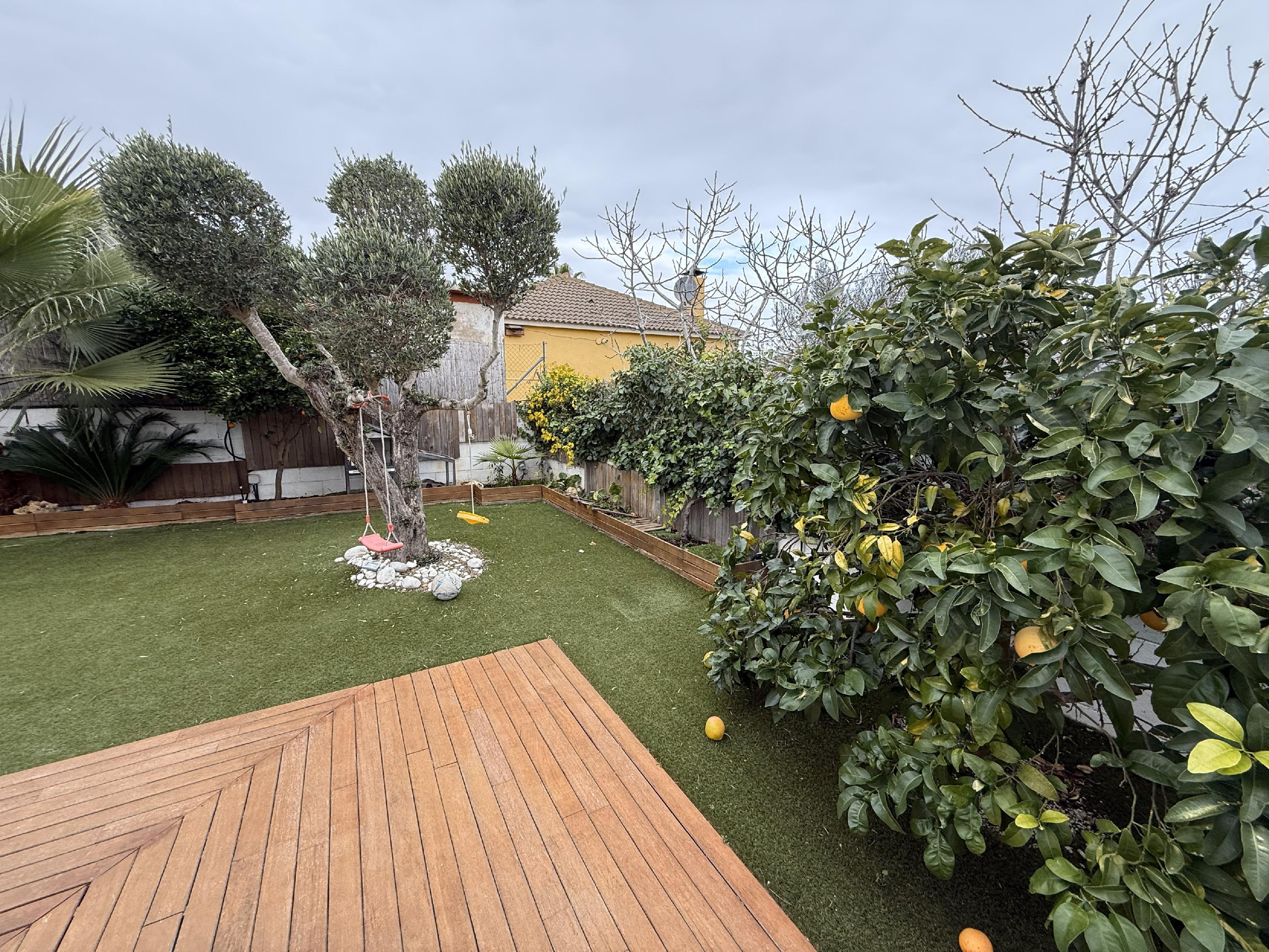 Imagen 5 Casa Aislada en venta en Bisbal Del Penedès La / En la urb el esplai rodeada de naturaleza.