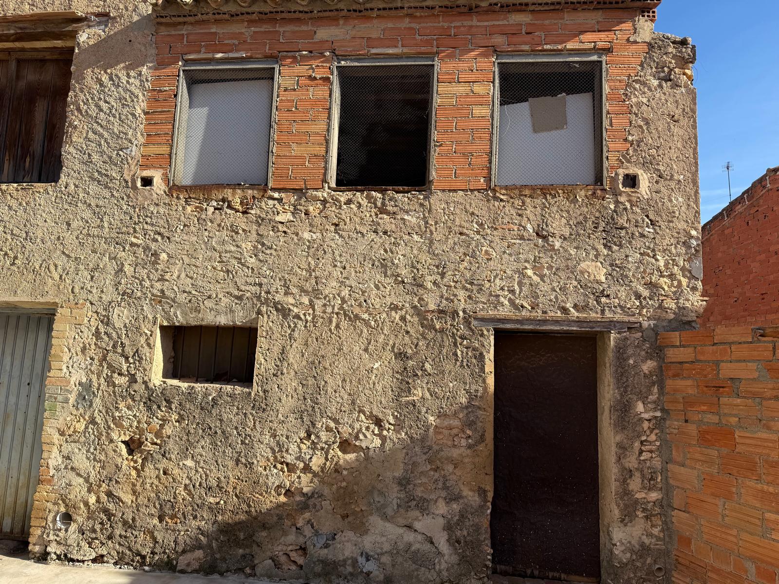 Imagen 28 Casa Adosada en venta en Banyeres Del Penedès / En el mismo centro.