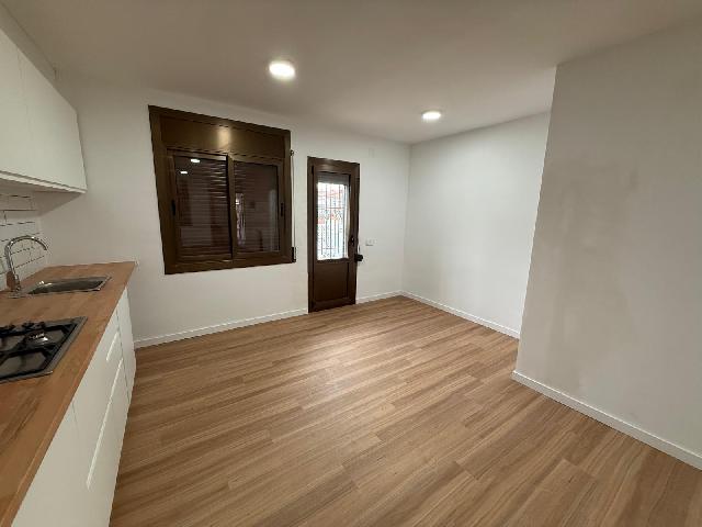 Imagen 8 Inmueble 300092 - Casa Pareada en venta en Vendrell (El) / En el corazón de comarruga a 200mts del mar.