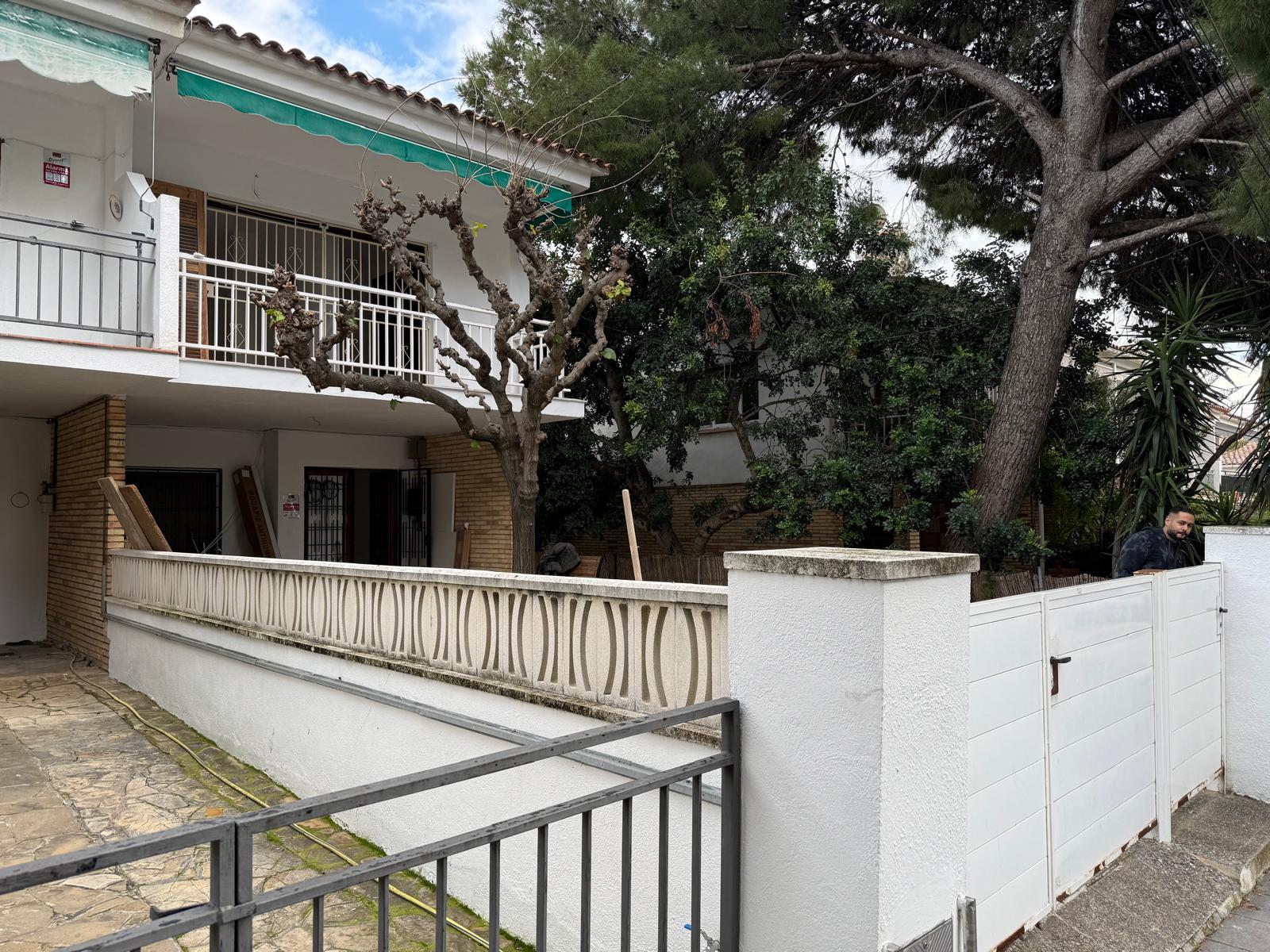 Imagen 1 Casa Pareada en venta en Vendrell El / En el corazón de comarruga a 200mts del mar.