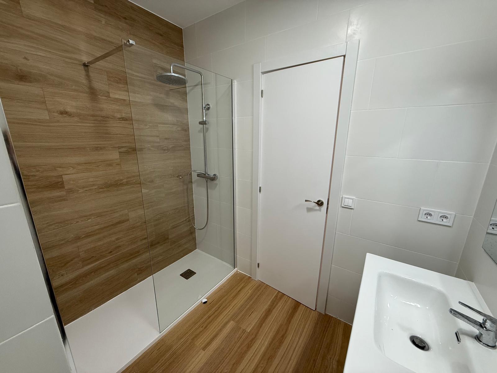 Imagen 18 Casa Pareada en venta en Vendrell El / En el corazón de comarruga a 200mts del mar.