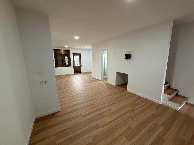 Imagen 5 Inmueble 300092 - Casa Pareada en venta en Vendrell (El) / En el corazón de comarruga a 200mts del mar.