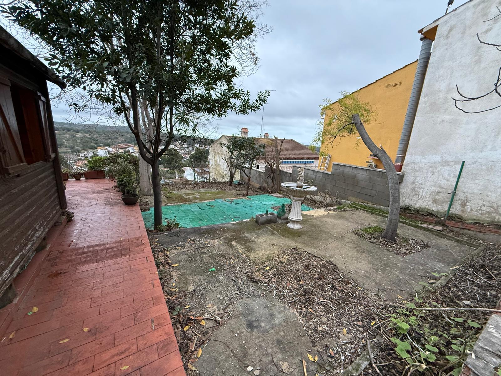 Imagen 6 Casa Aislada en venta en Pobla De Montornès La / En la urb el Poblado.