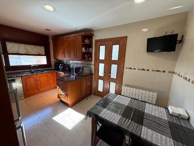 Imagen 13 Inmueble 300410 - Casa Pareada en venta en Bisbal Del Penedès (La) / En el mismo centro del pueblo.