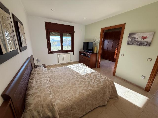 Imagen 29 Inmueble 300410 - Casa Pareada en venta en Bisbal Del Penedès (La) / En el mismo centro del pueblo.