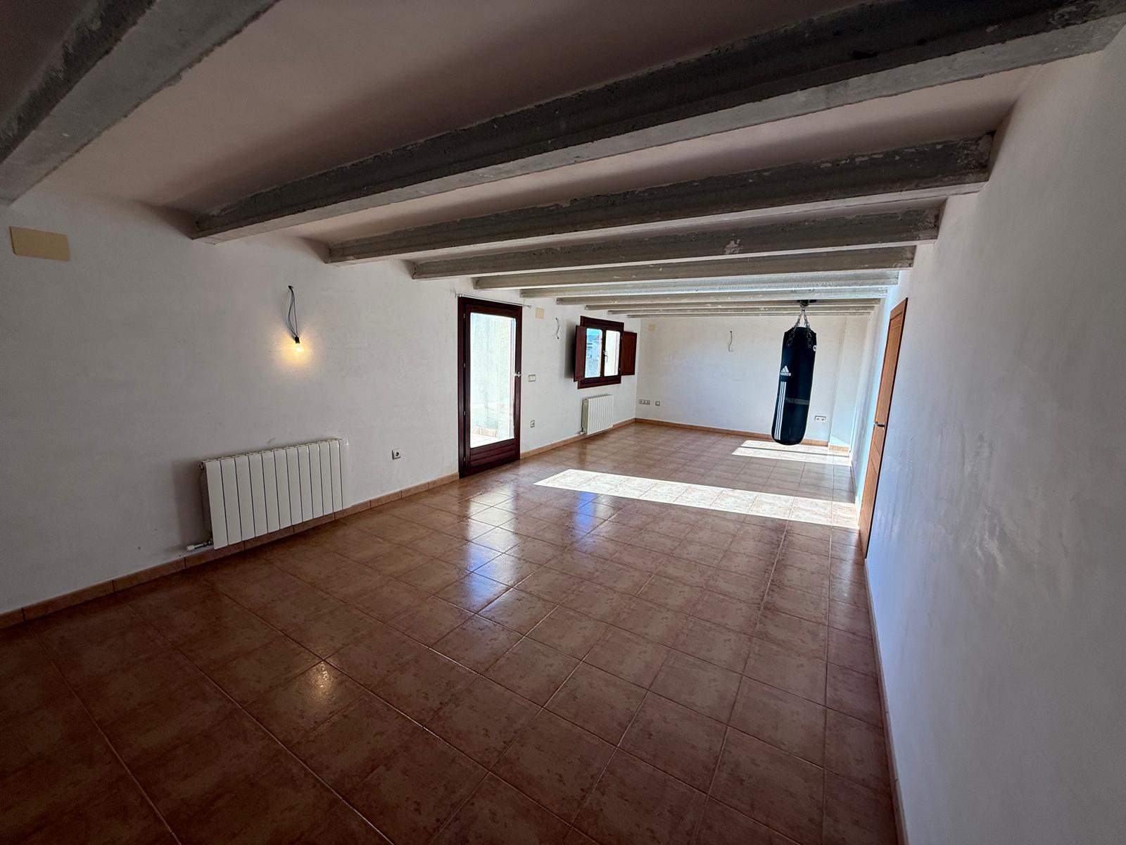 Imagen 35 Casa Pareada en venta en Bisbal Del Penedès La / En el mismo centro del pueblo.