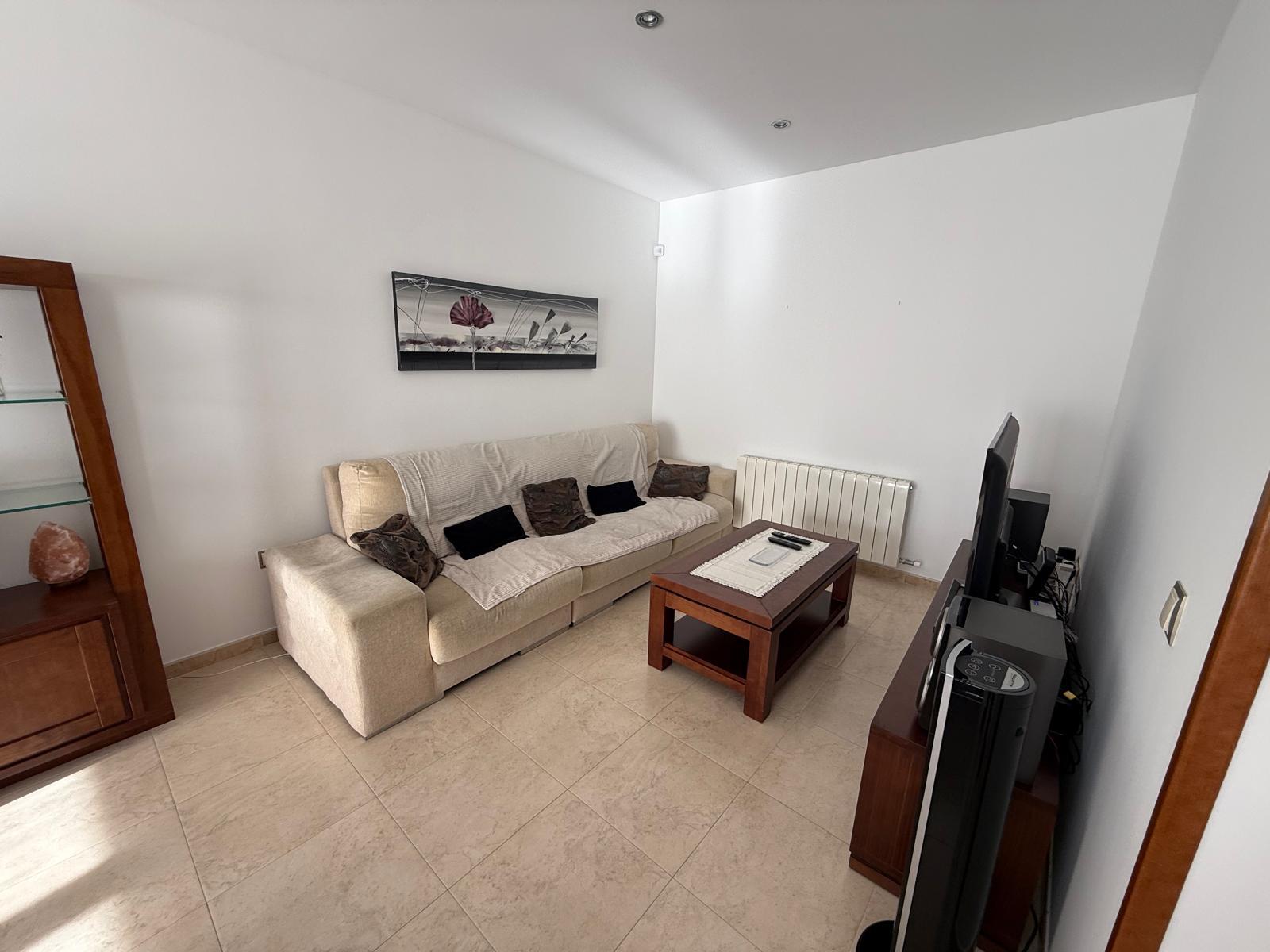 Imagen 11 Casa Pareada en venta en Bisbal Del Penedès La / En el mismo centro del pueblo.