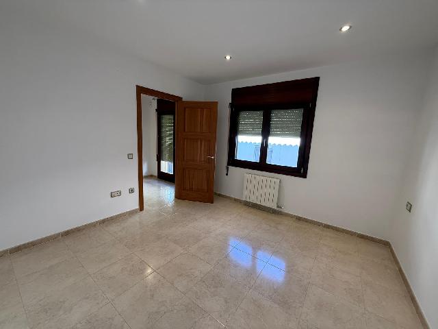 Imagen 20 Inmueble 300410 - Casa Pareada en venta en Bisbal Del Penedès (La) / En el mismo centro del pueblo.