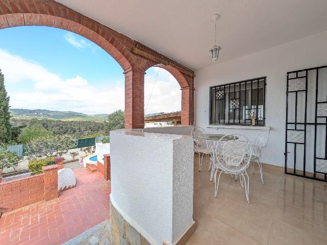 Imagen 10 Inmueble 301399 - Casa Aislada en venta en Bisbal Del Penedès (La) / En la urbanización Can Gordei
