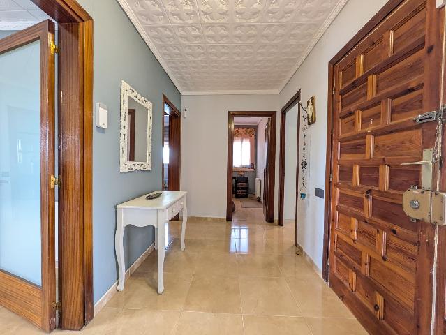 Imagen 3 Inmueble 301399 - Casa Aislada en venta en Bisbal Del Penedès (La) / En la urbanización Can Gordei