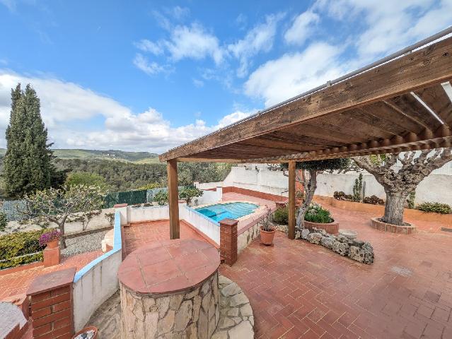 Imagen 1 Inmueble 301399 - Casa Aislada en venta en Bisbal Del Penedès (La) / En la urbanización Can Gordei