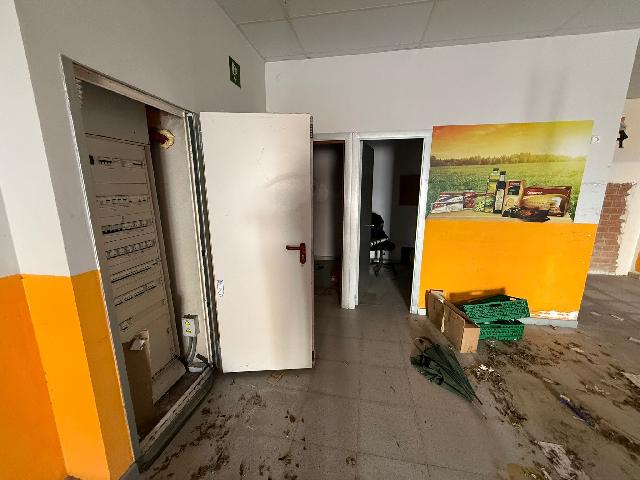 Imagen 8 Inmueble 301462 - Local Comercial en alquiler en Llorenç Del Penedès / En el mismo centro del Pueblo.