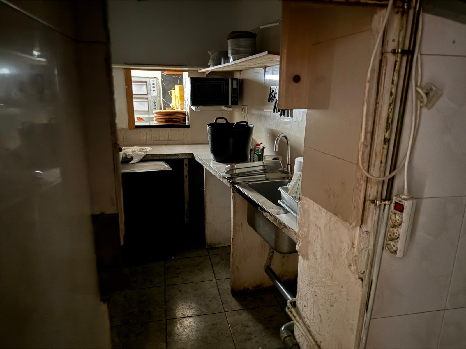 Imagen 6 Local Comercial en venta en Vendrell El / Local comercial con salida de humos