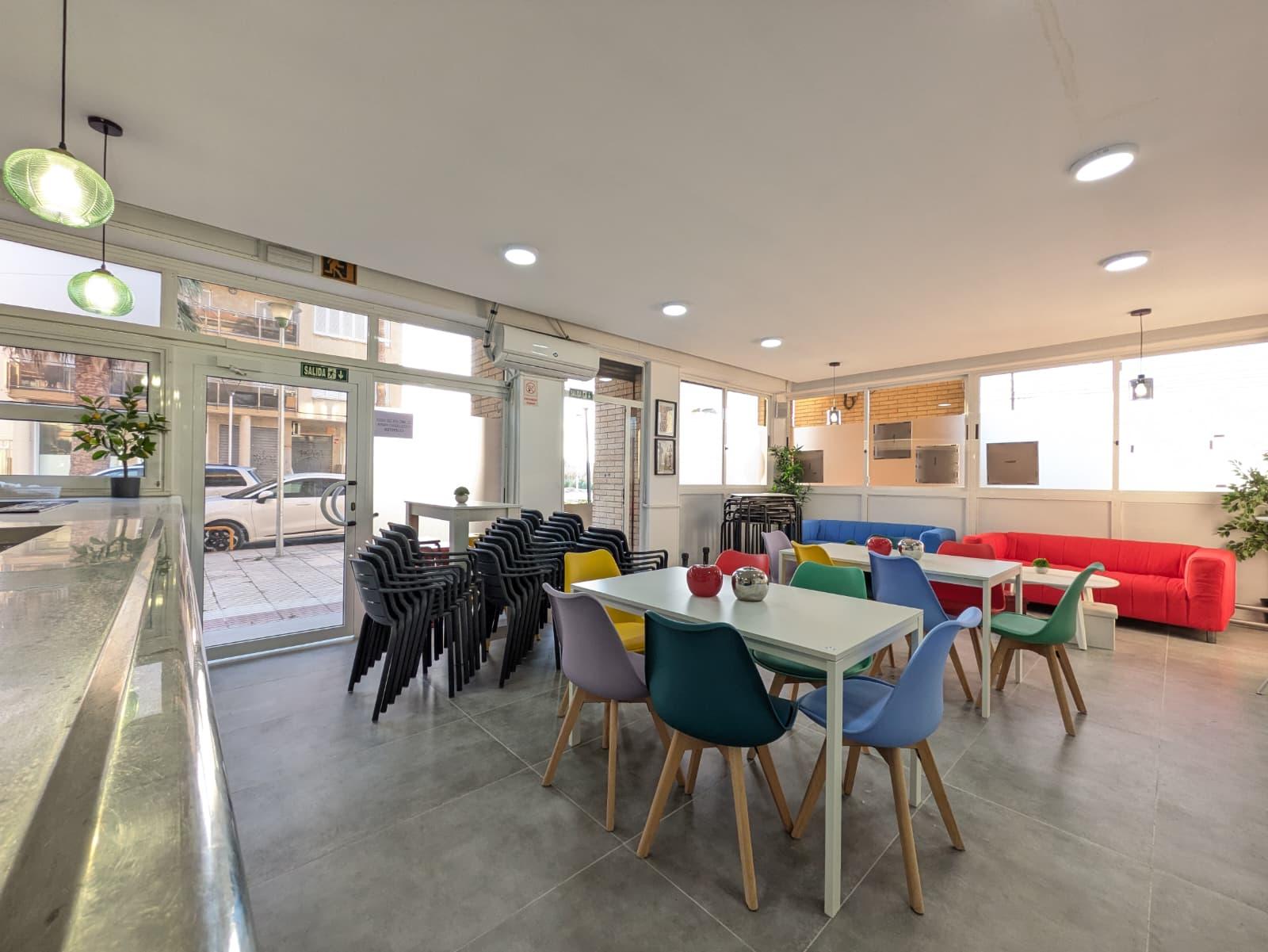 Imagen 4 Local Comercial en alquiler en Vendrell El / Local comercial en la avenida Sanatori