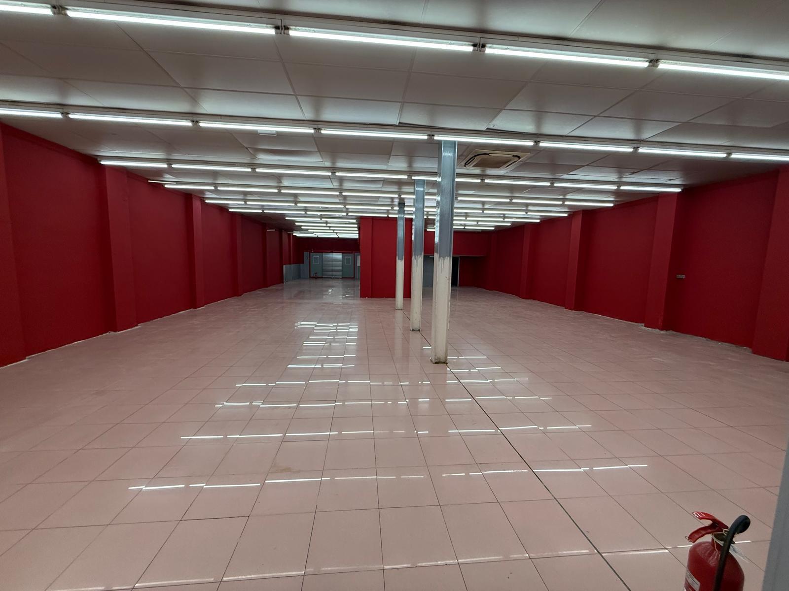 Imagen 2 Local Comercial en alquiler en Vendrell El / Local en venta a 2 minutos del centro 
