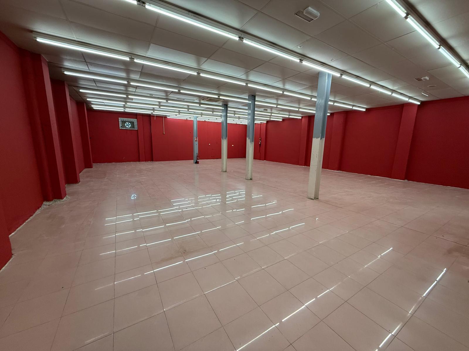 Imagen 3 Local Comercial en alquiler en Vendrell El / Local en venta a 2 minutos del centro 