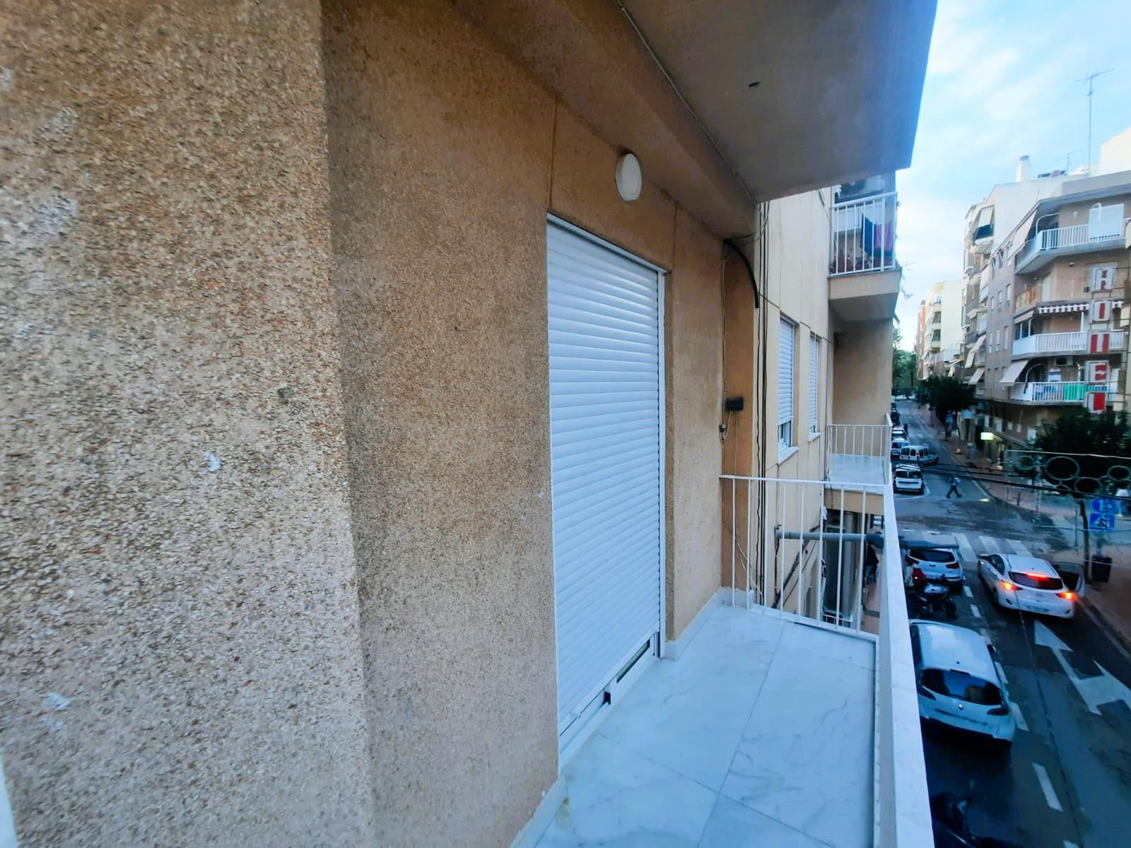 Imagen 22 Apartamento en venta en Santa Pola / Piso céntrico junto al castillo y estación