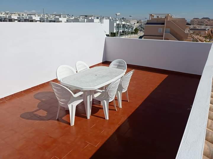 Imagen 13 Apartamento en venta en Orihuela / Punta prima, zona residencial próxima a la costa.