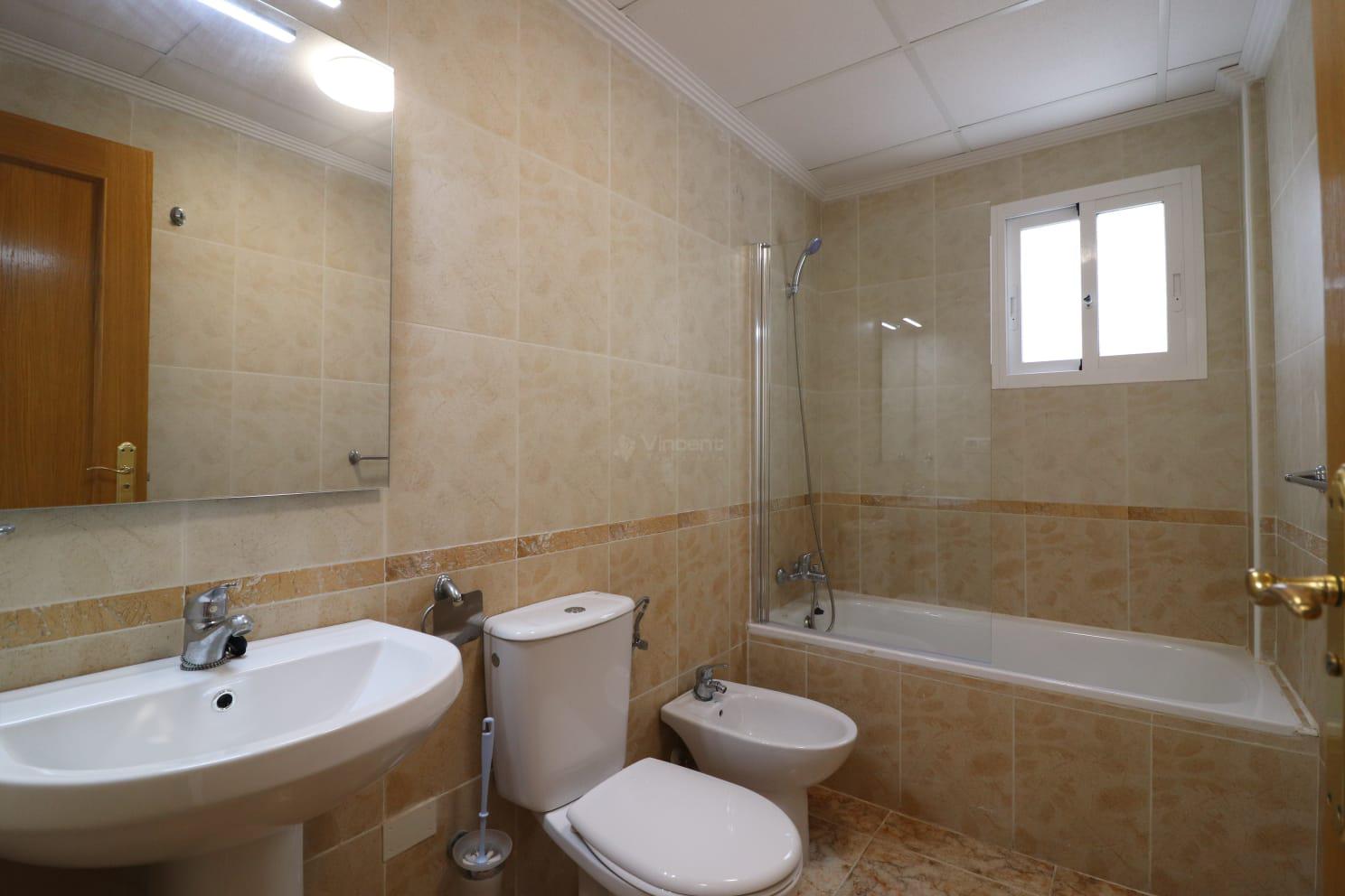 Imagen 10 Apartamento en venta en Orihuela / Punta prima, zona residencial próxima a la costa.