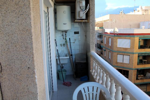 Imagen 17 Inmueble 299762 - Apto. Playa en venta en Torrevieja / Apartamento a pie de playa en zona de los locos.