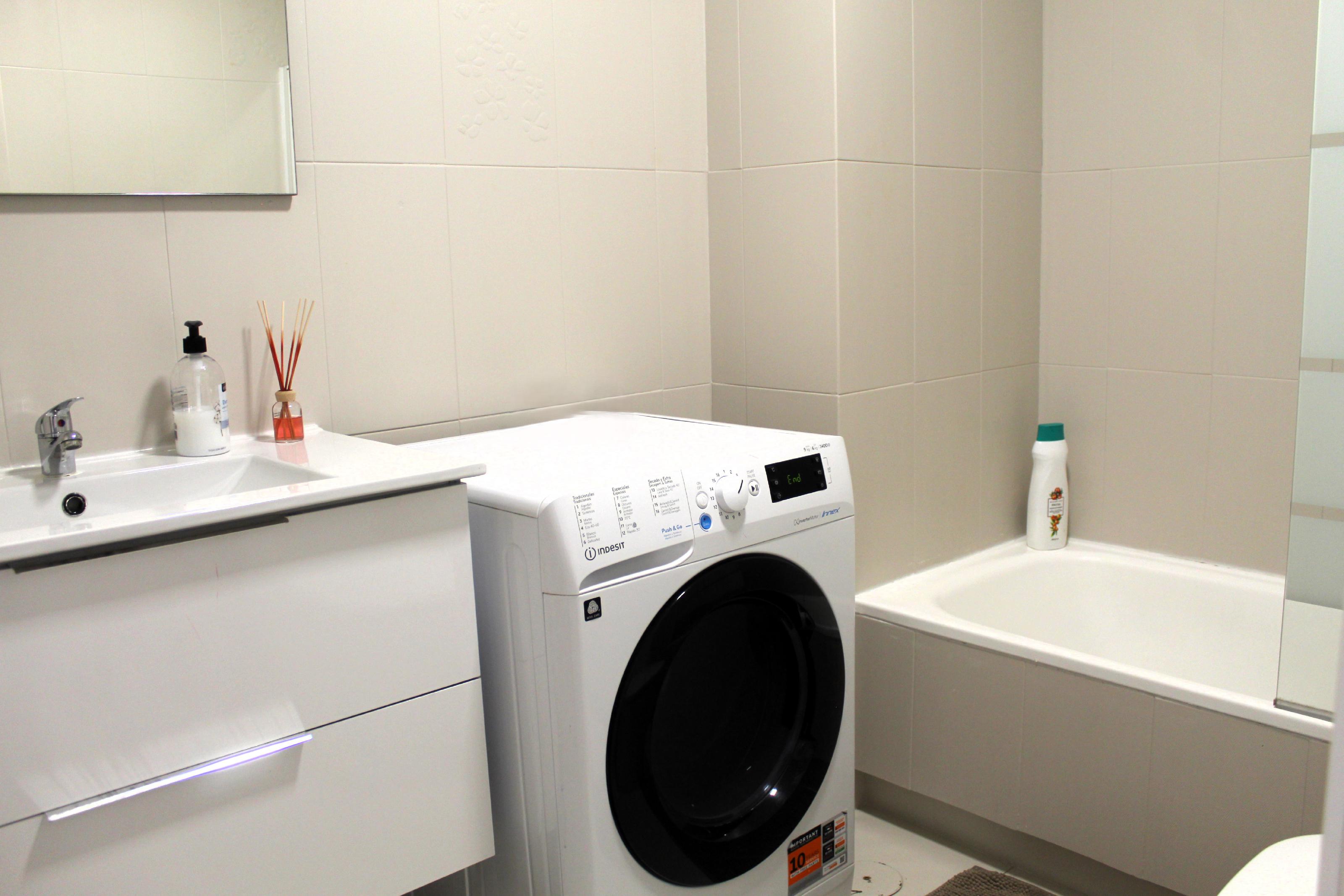 Imagen 14 Apto. Playa en venta en Torrevieja / Apartamento a pie de playa en zona de los locos.