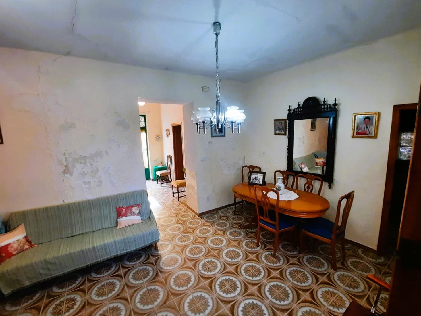 Imagen 3 Casa Aislada en venta en Orihuela / Vivienda amplia junto al entorno de la pedrera.