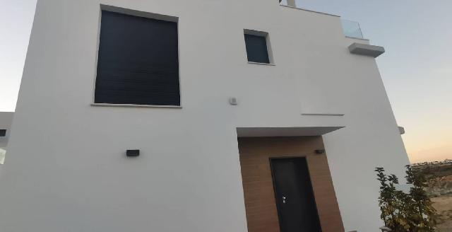 Imagen 2 Inmueble 299998 - Casa Aislada en venta en Orihuela / Exclusiva villa en Dehesa de Campoamor.
