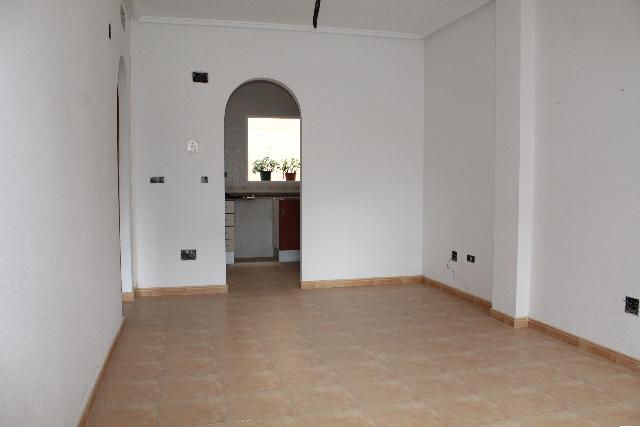 Imagen 4 Inmueble 300106 - Casa Adosada en venta en Orihuela / Bungalow bajo con piscina en zona tranquila  la murada.