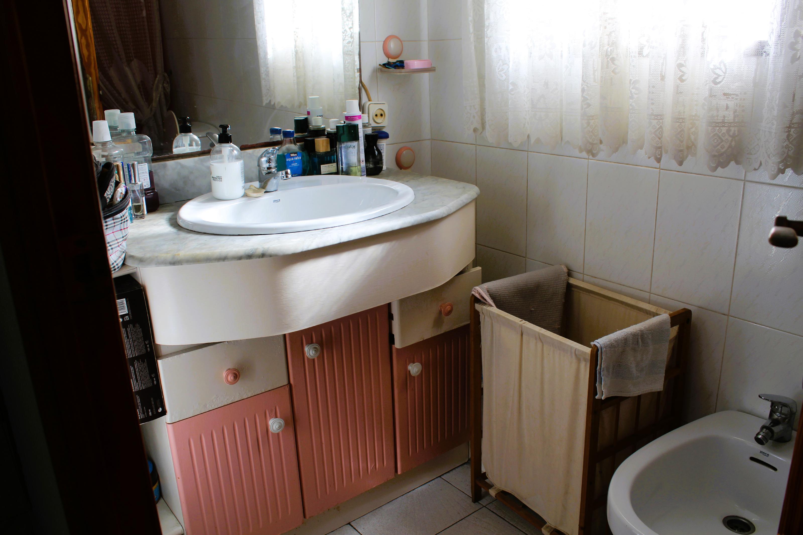 Imagen 15 Apartamento en venta en Guardamar Del Segura / Cerca de la playa y servicios en calle mayor.