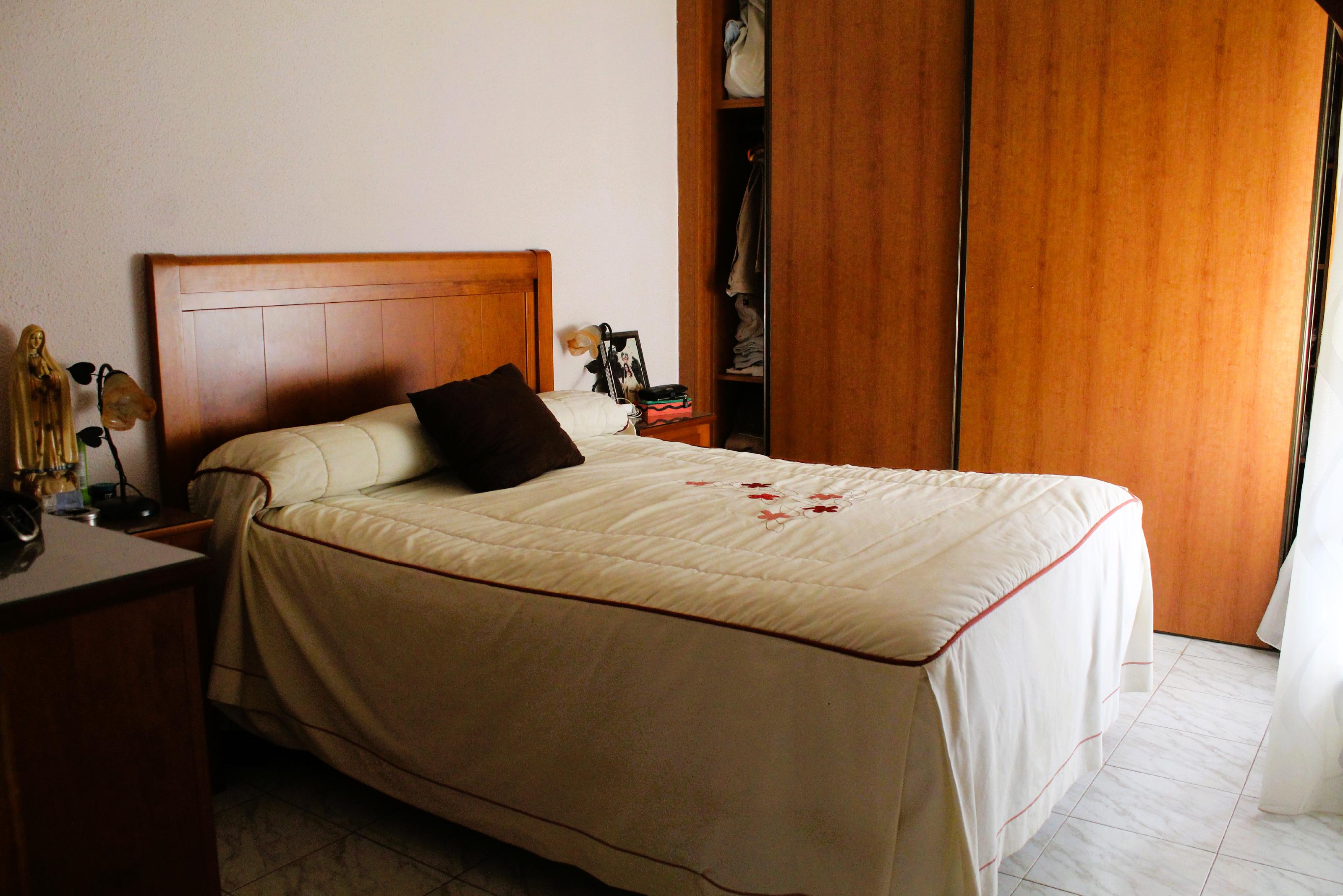 Imagen 3 Apartamento en venta en Guardamar Del Segura / Cerca de la playa y servicios en calle mayor.