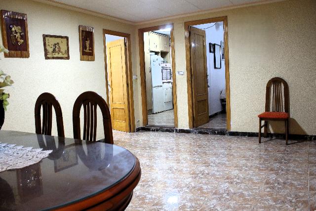 Imagen 8 Inmueble 300739 - Apto. Playa en venta en Guardamar Del Segura / A menos de 50m de playa centro