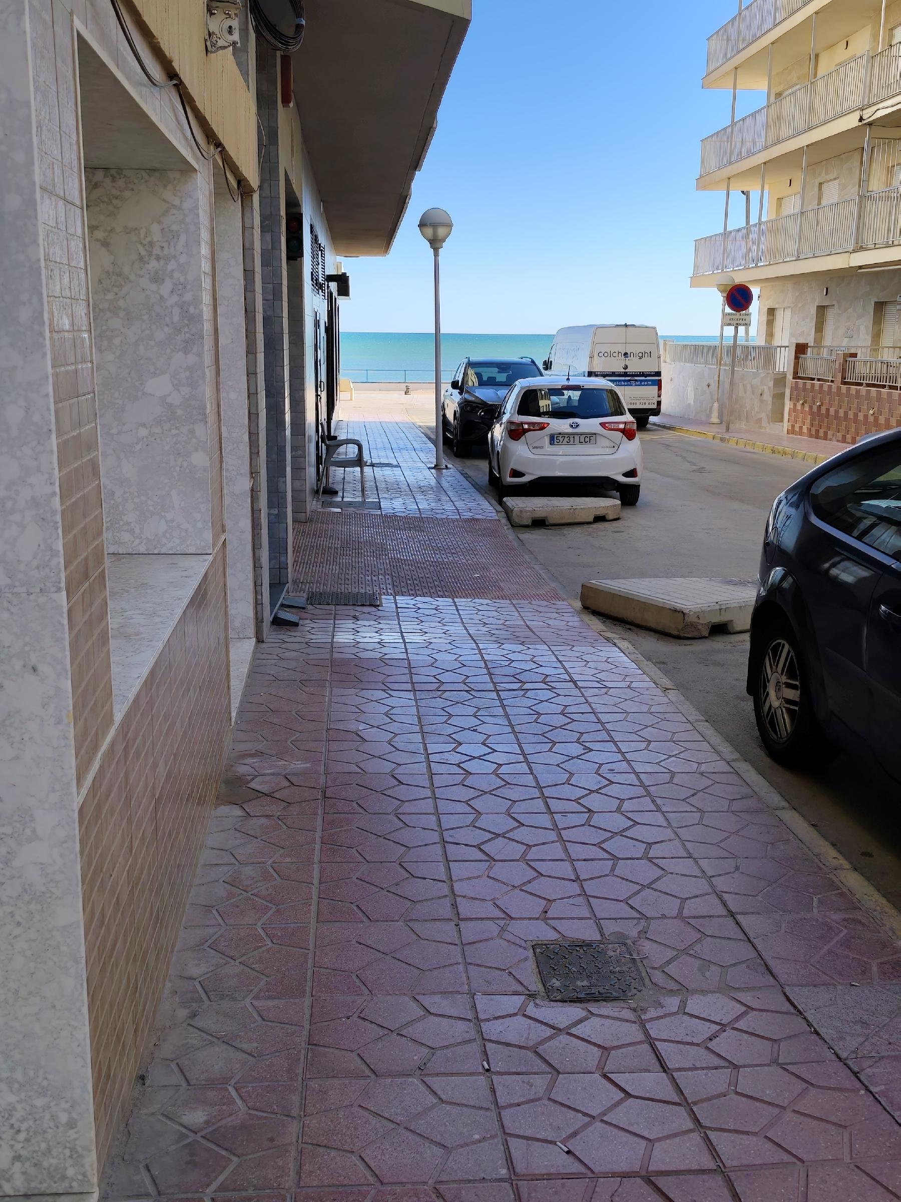 Imagen 1 Apto. Playa en venta en Guardamar Del Segura / A menos de 50m de playa centro