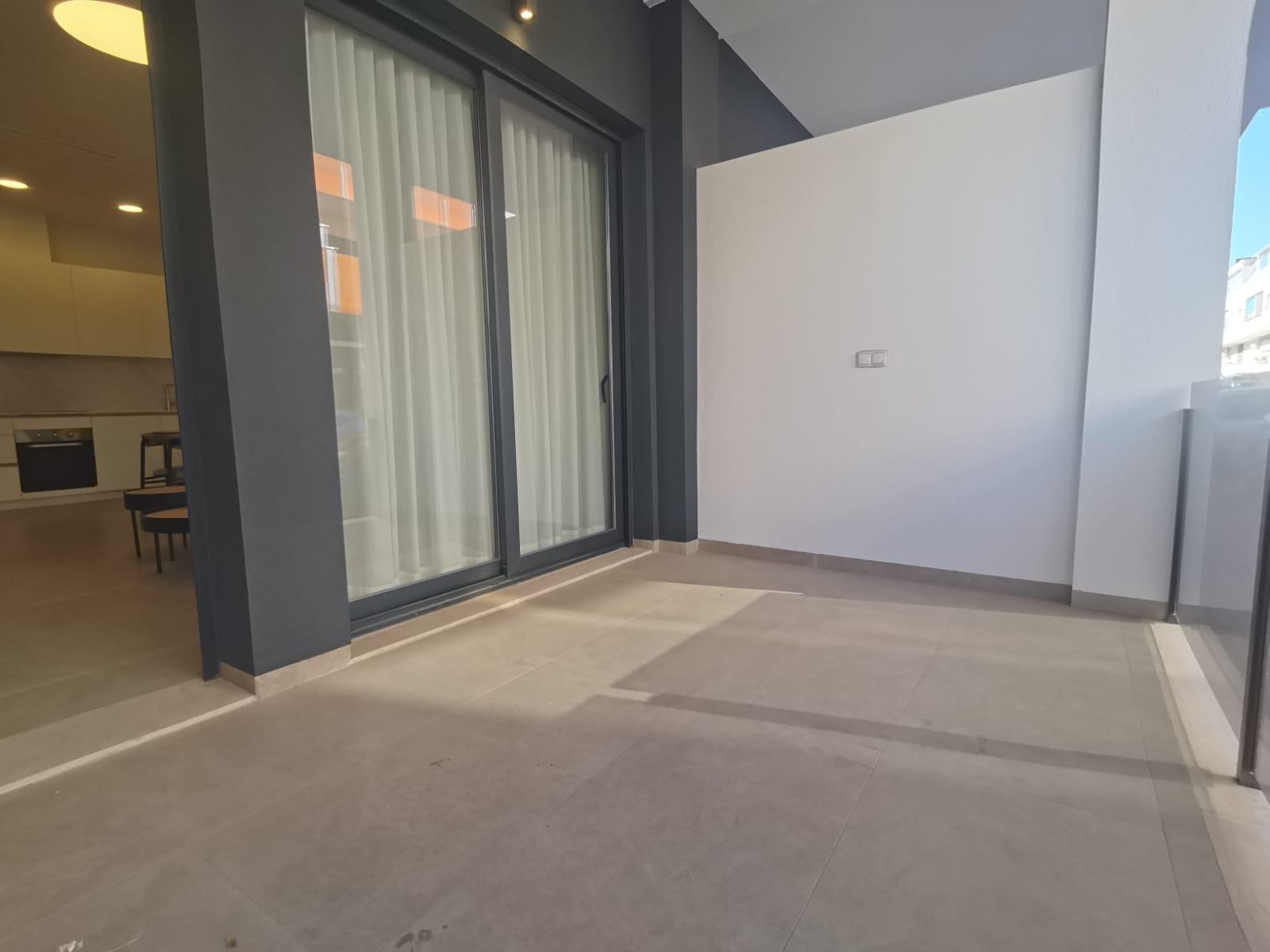 Imagen 21 Planta Baja en venta en Torrevieja / Apartamento en planta baja junto a la av. mar báltico.