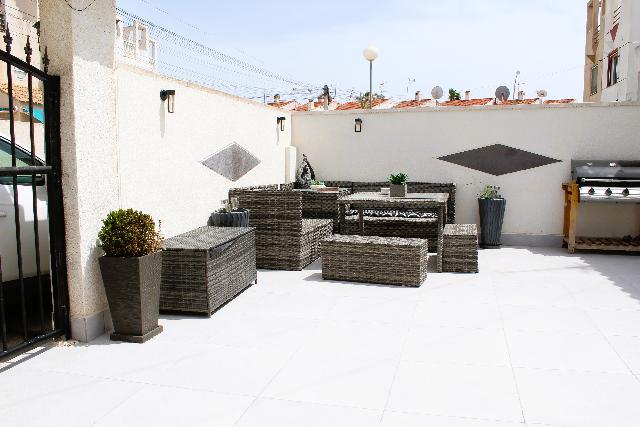Imagen 2 Inmueble 302774 - Casa Aislada en venta en Torrevieja / Vivienda unifamiliar en urb. Torreta 3, Torrevieja.