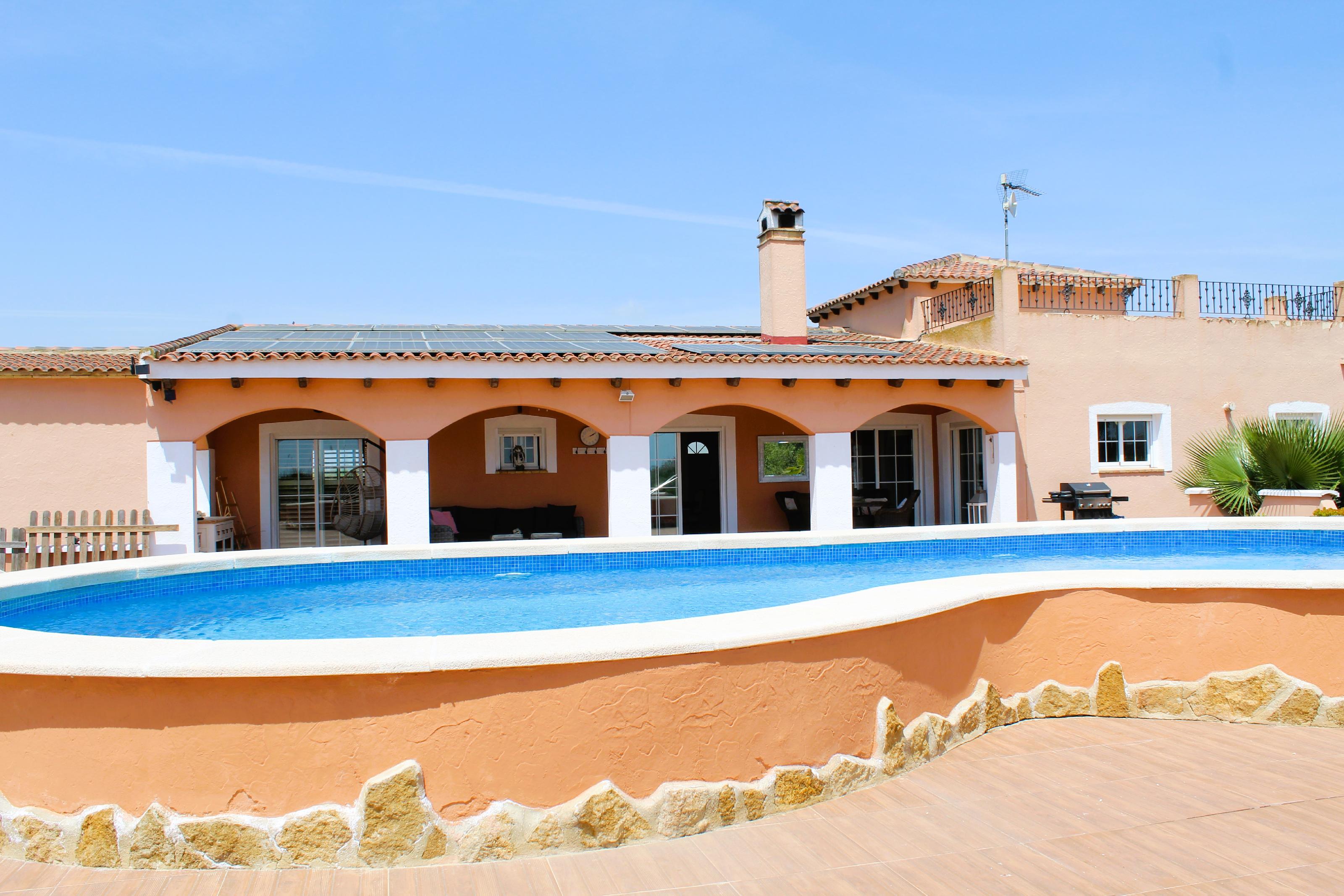 Imagen 2 Casa Aislada en venta en Dolores / Chalet independiente con gran parcela en Dolores.