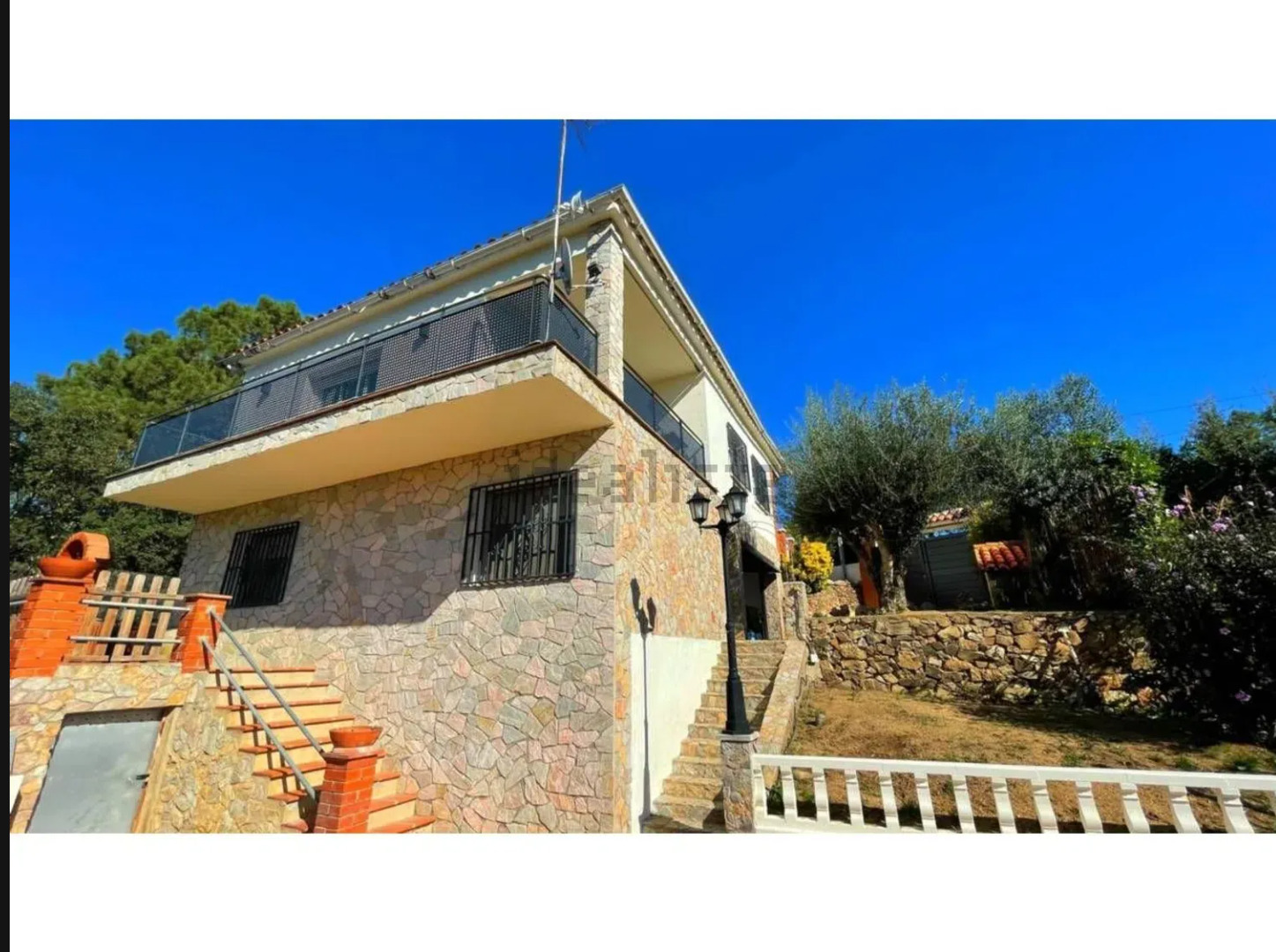 Imagen 1 Casa Aislada en venta en Lloret De Mar / Carrer mar cantábric 26, lloret de mar