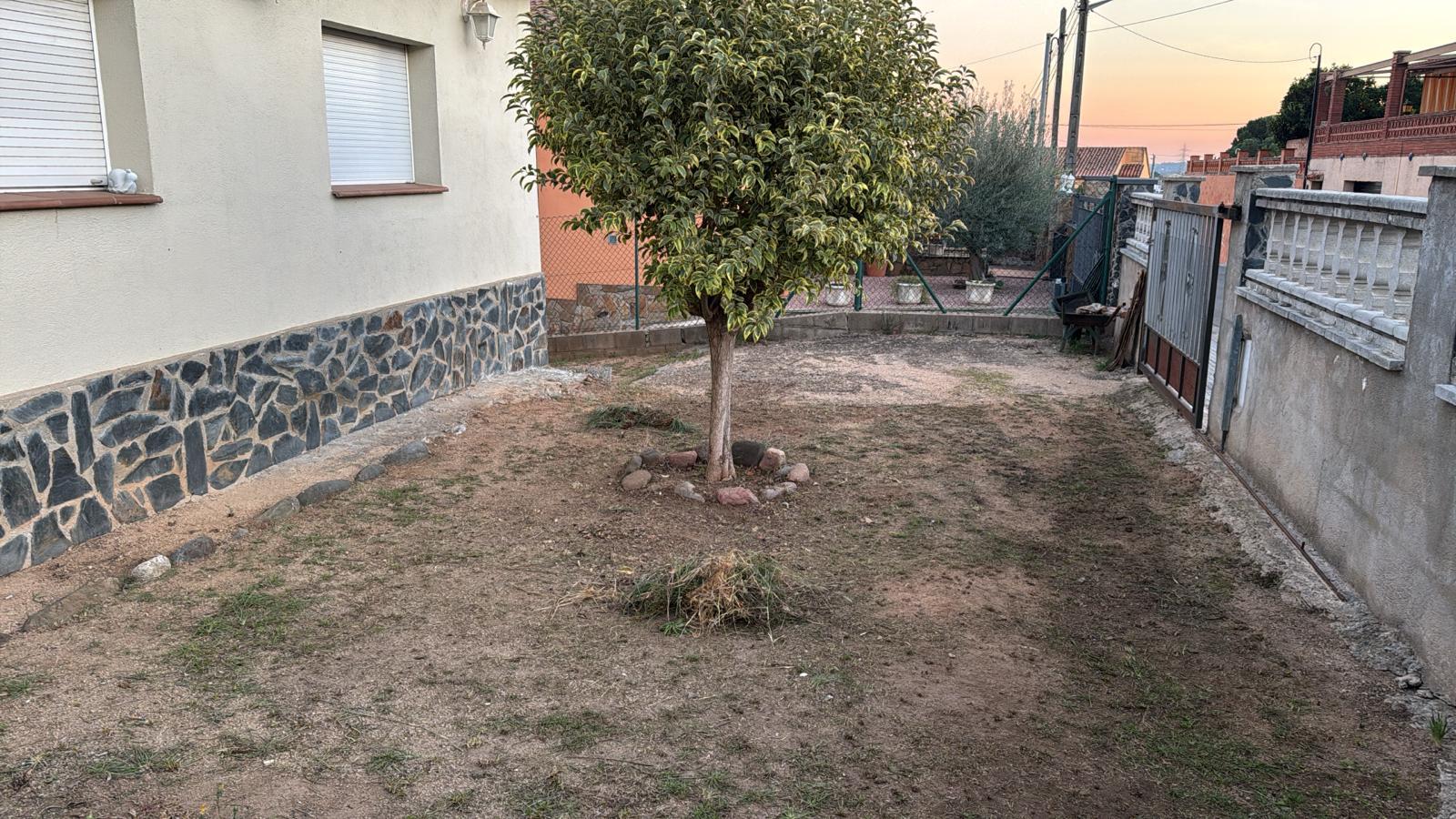 Imagen 4 Casa Aislada en venta en Fogars De La Selva / Zona Residencial 