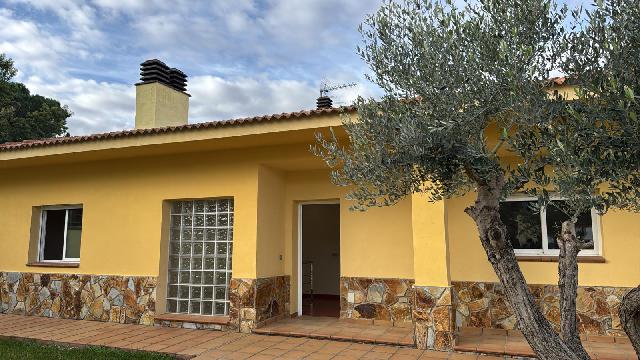 Imagen 5 Inmueble 299298 - Casa Aislada en venta en Fogars De La Selva / Fogars de la Selva Urbanización Parque de lo...