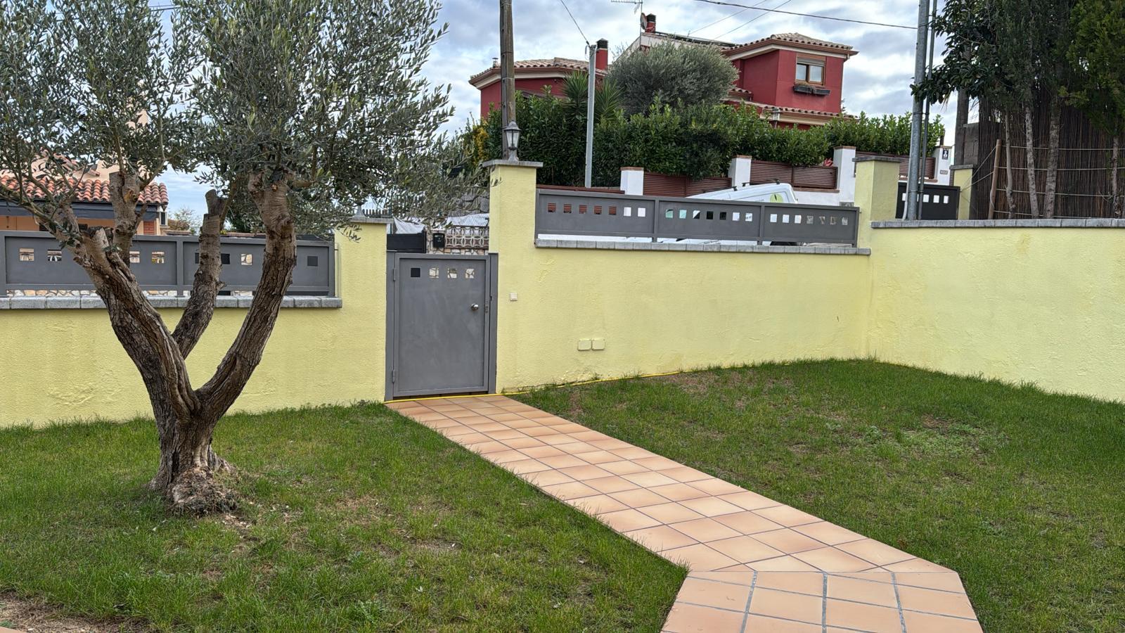 Imagen 11 Casa Aislada en venta en Fogars De La Selva / Fogars de la Selva Urbanización Parque de lo...