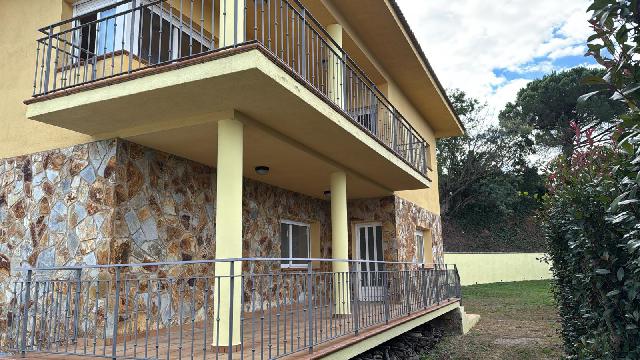 Imagen 2 Inmueble 299298 - Casa Aislada en venta en Fogars De La Selva / Fogars de la Selva Urbanización Parque de lo...