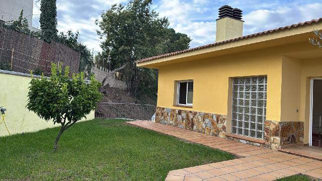 Imagen 9 Inmueble 299298 - Casa Aislada en venta en Fogars De La Selva / Fogars de la Selva Urbanización Parque de lo...