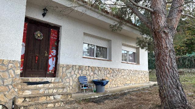 Imagen 1 Inmueble 299308 - Casa Aislada en venta en Maçanet De La Selva / Casa Aislada en urbanización