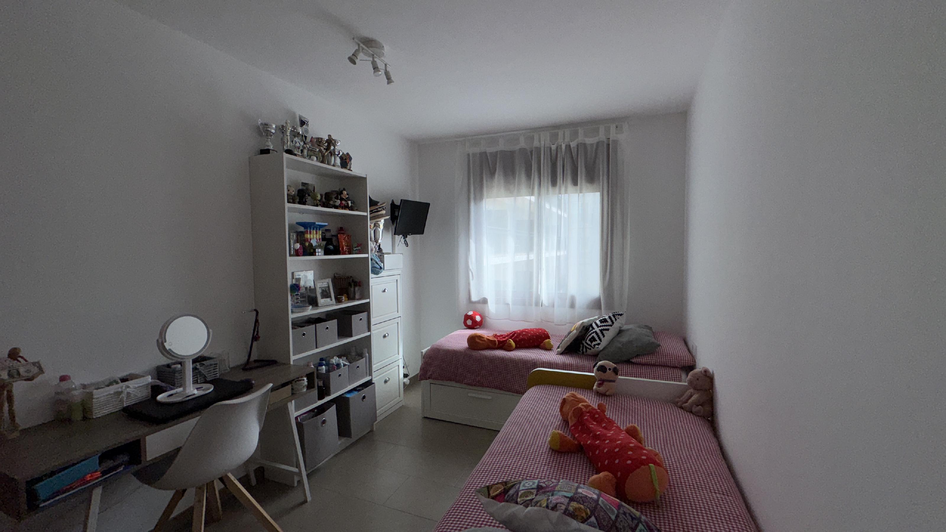 Imagen 17 Apto. Playa en venta en Lloret De Mar / A 200 metros de la playa