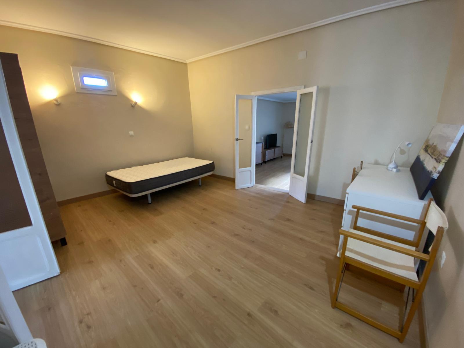Imagen 19 Apartamento en alquiler en Cáceres / Zona del casco antiguo 