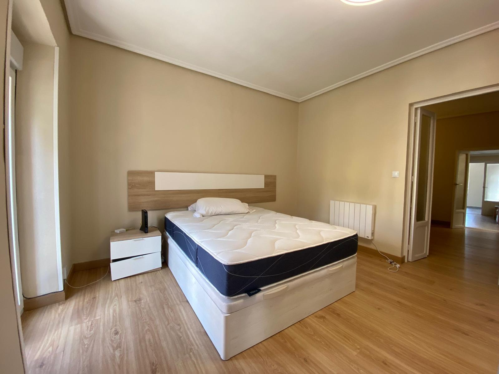 Imagen 20 Apartamento en alquiler en Cáceres / Zona del casco antiguo 