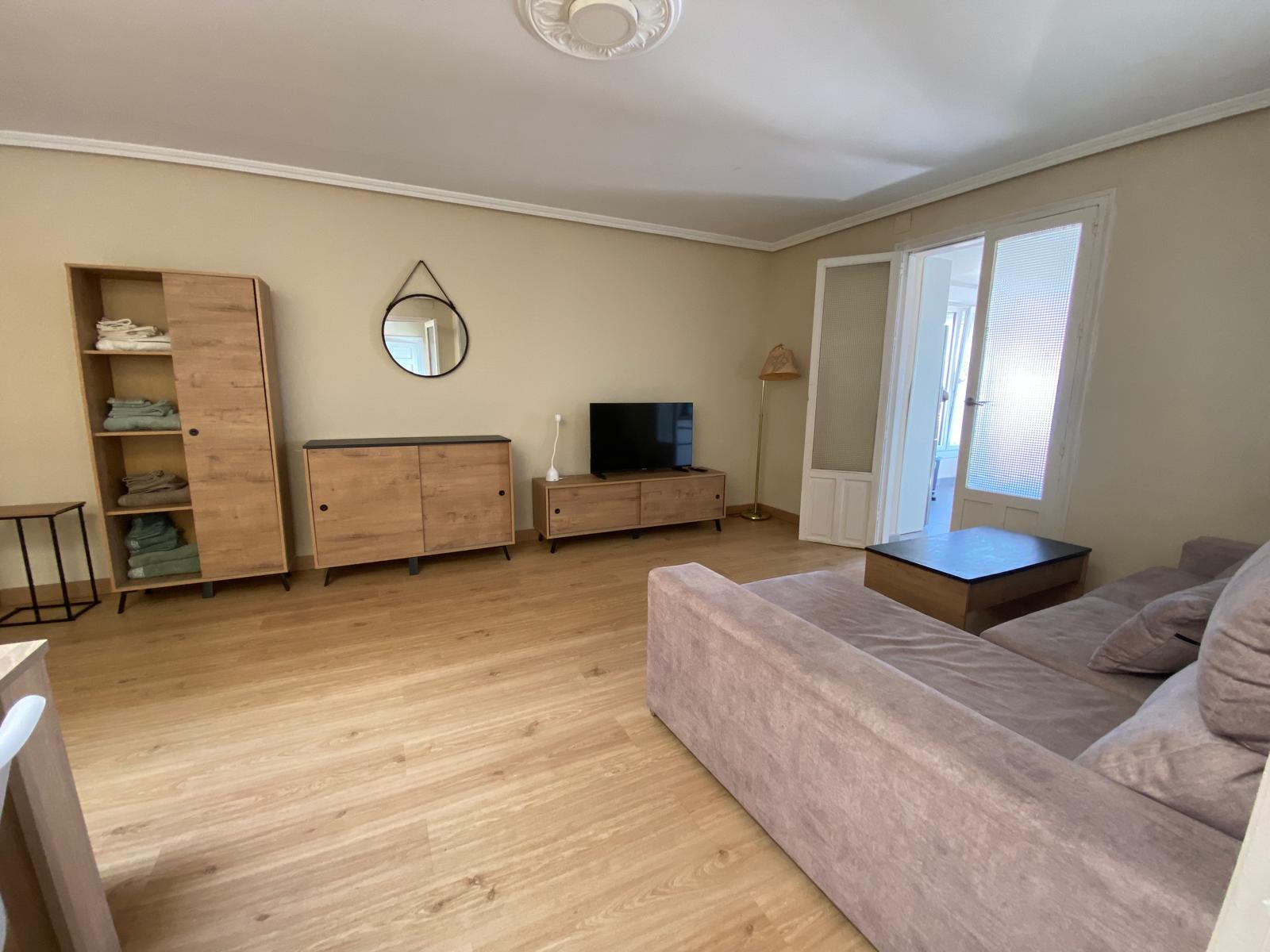 Imagen 2 Apartamento en alquiler en Cáceres / Zona del casco antiguo 