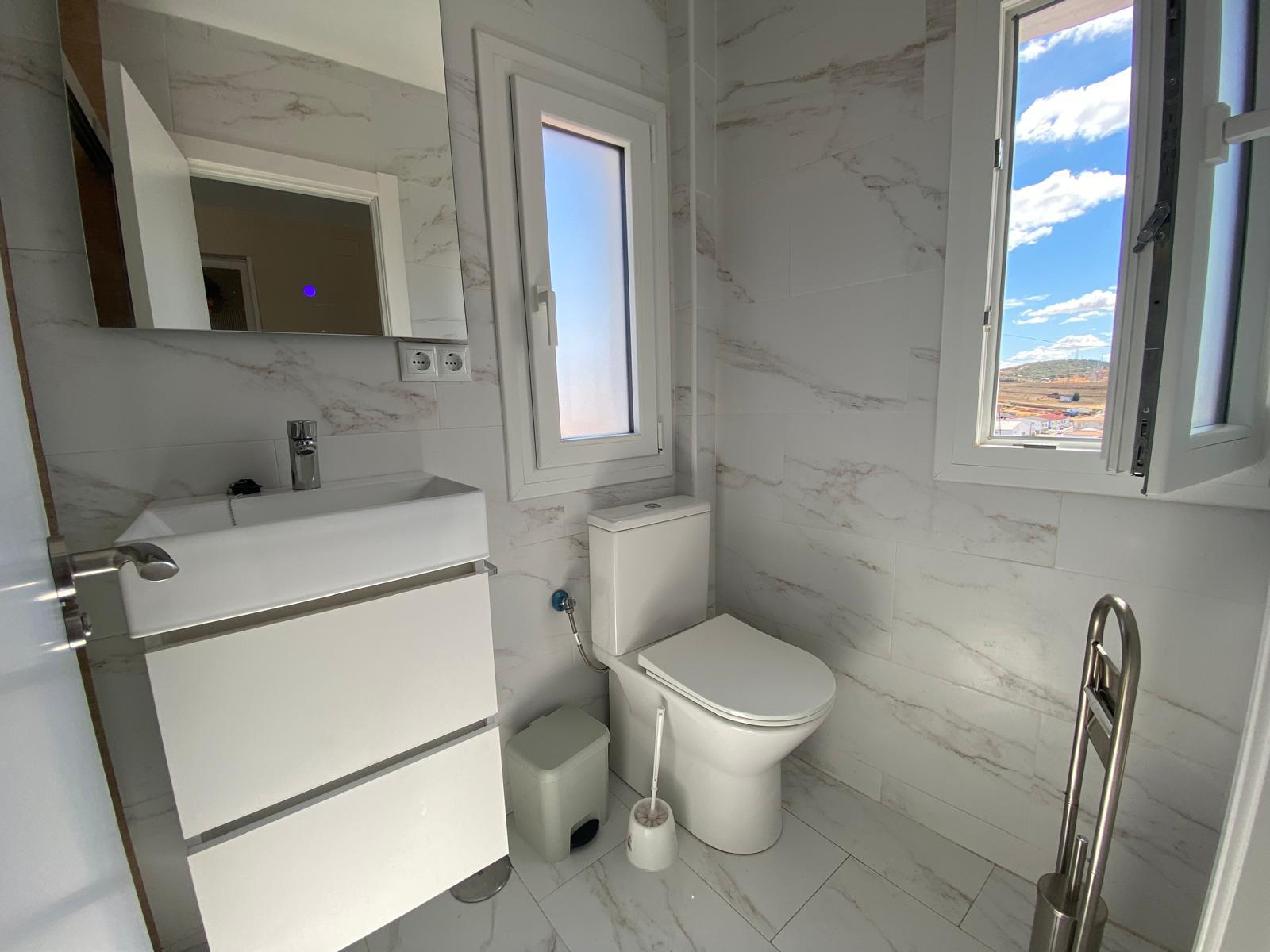 Imagen 10 Apartamento en alquiler en Cáceres / Zona del casco antiguo 