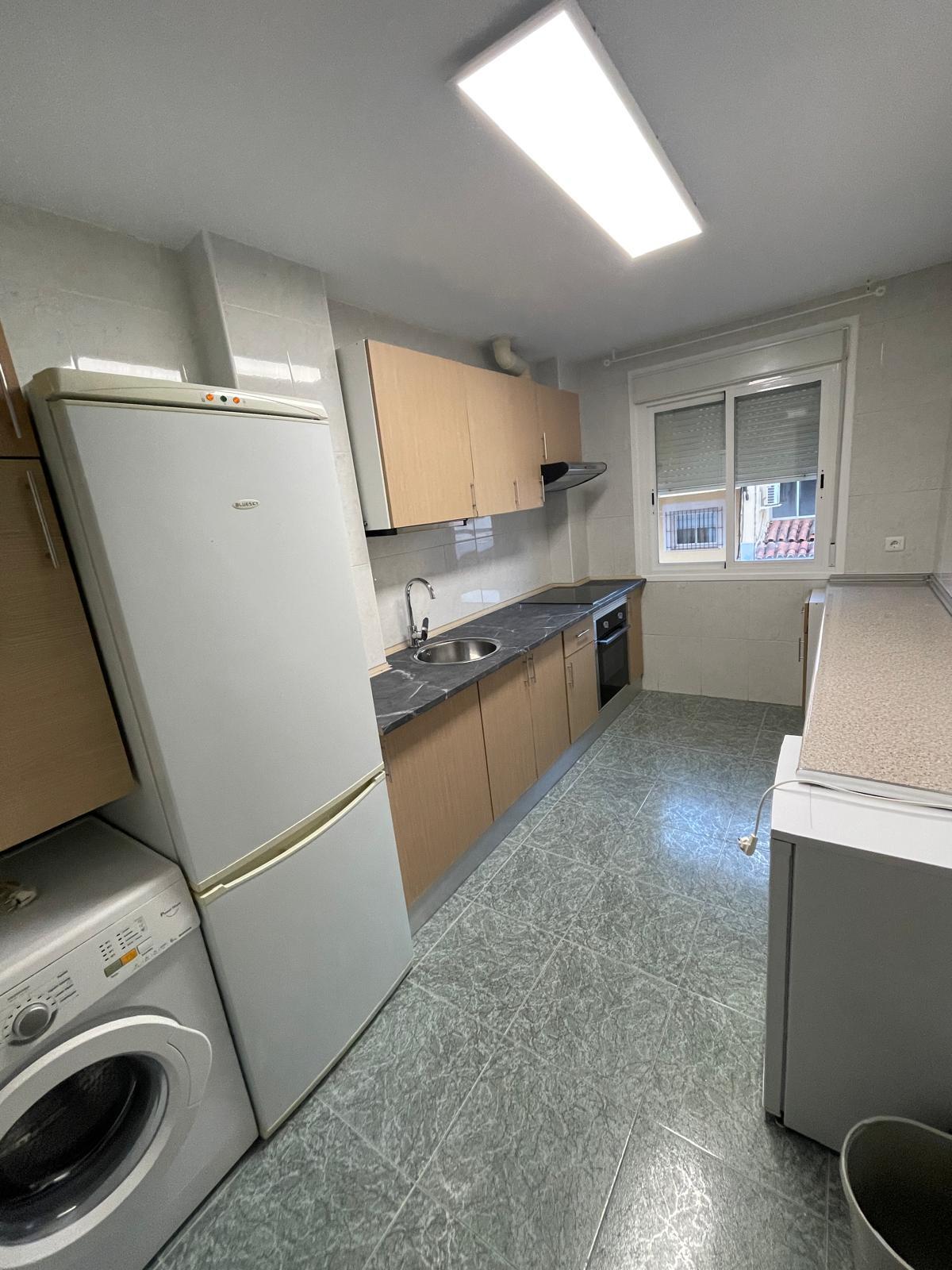 Imagen 5 Apartamento en alquiler en Cáceres / Zona de Múltiples-Biblioteca